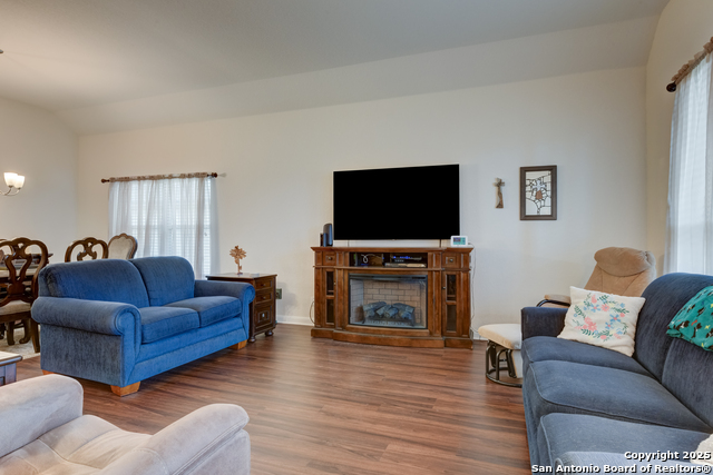 Image 7 of 28 For 750 Cornflower Court