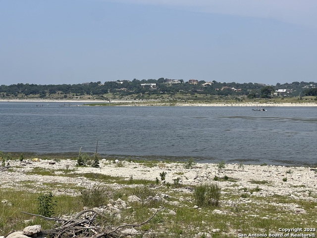 Image 11 of 19 For 2184 Lakeshore