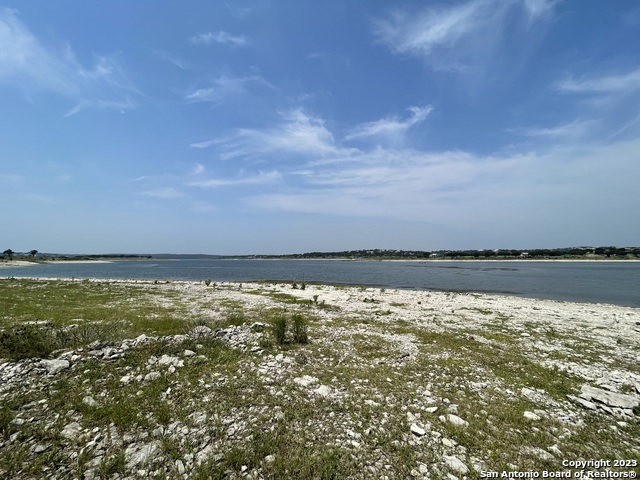 Image 12 of 19 For 2184 Lakeshore