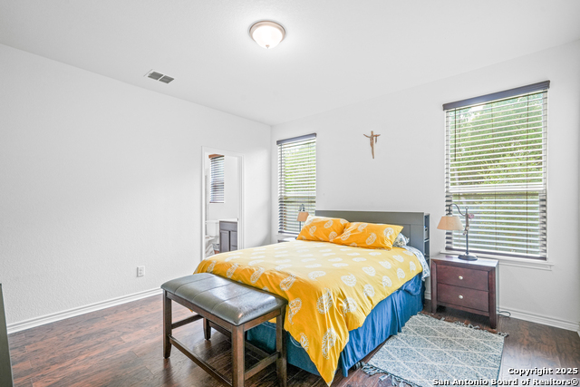 Listing photo id 10 for 1919 Overlook Knoll