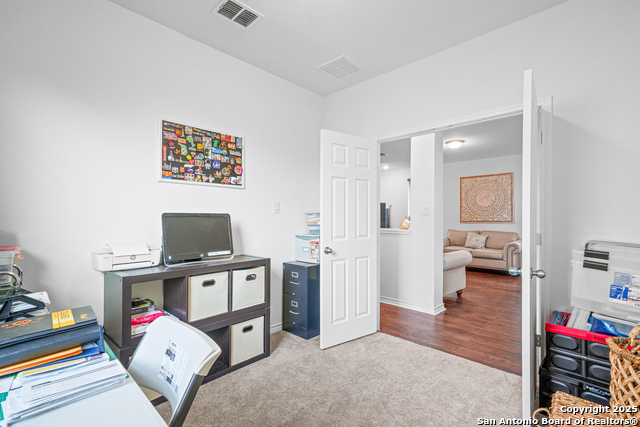 Listing photo id 13 for 1919 Overlook Knoll