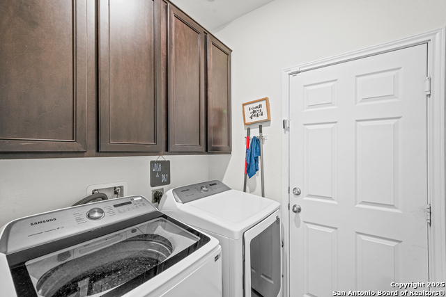 Listing photo id 17 for 1919 Overlook Knoll