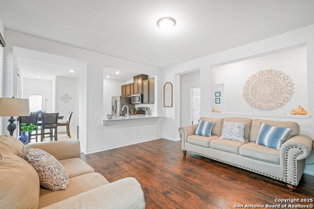 Listing photo id 0 for 1919 Overlook Knoll