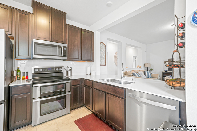 Listing photo id 3 for 1919 Overlook Knoll