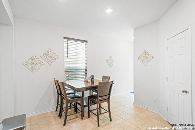 Listing photo id 6 for 1919 Overlook Knoll