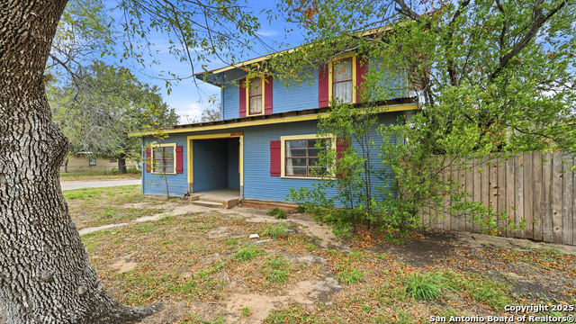 Image 2 of 31 For 536 Commerce St