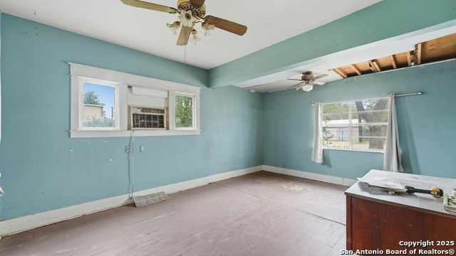 Image 27 of 31 For 536 Commerce St