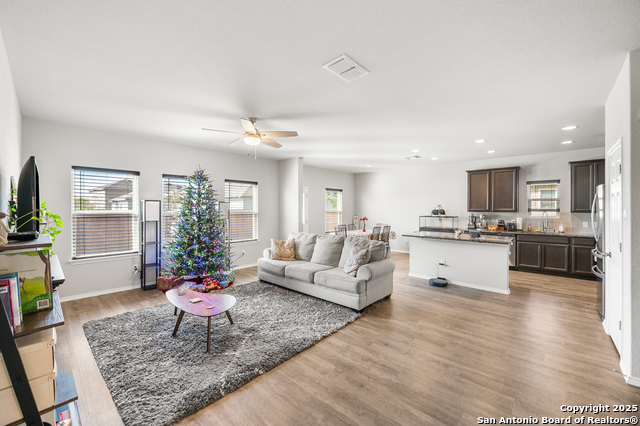 Image 3 of 31 For 1422 Tupelo