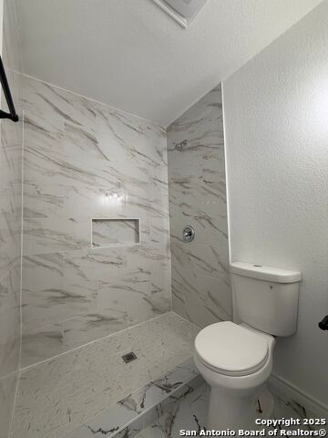 Image 13 of 17 For 6819 Laguna Norte