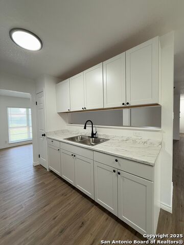 Image 6 of 17 For 6819 Laguna Norte