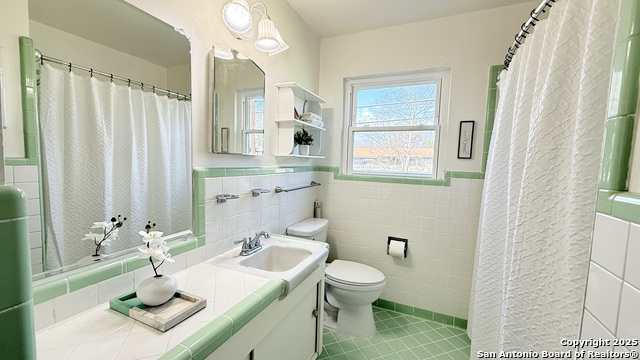 Listing photo id 16 for 4227 Eisenhauer