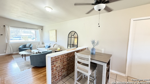 Listing photo id 4 for 4227 Eisenhauer