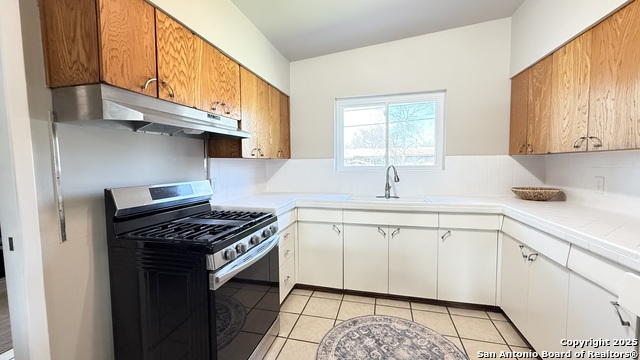 Listing photo id 7 for 4227 Eisenhauer