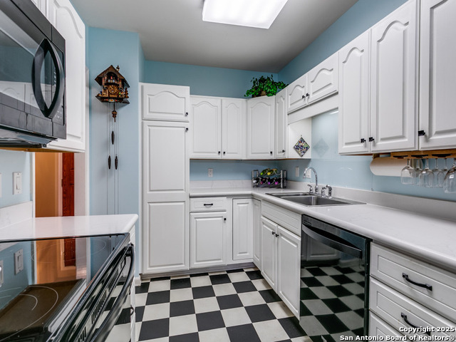 Image 4 of 29 For 1 Towers Park Ln  412