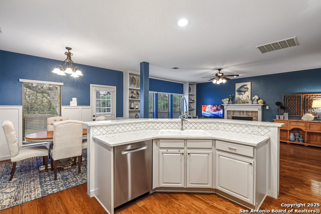 Image 11 of 28 For 5611 Southern Knoll