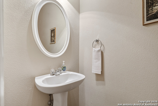 Image 14 of 28 For 5611 Southern Knoll