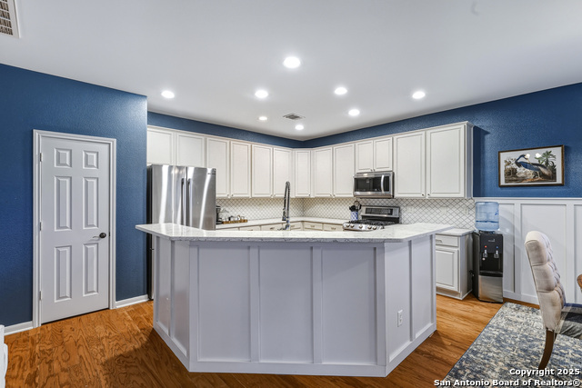 Image 8 of 28 For 5611 Southern Knoll