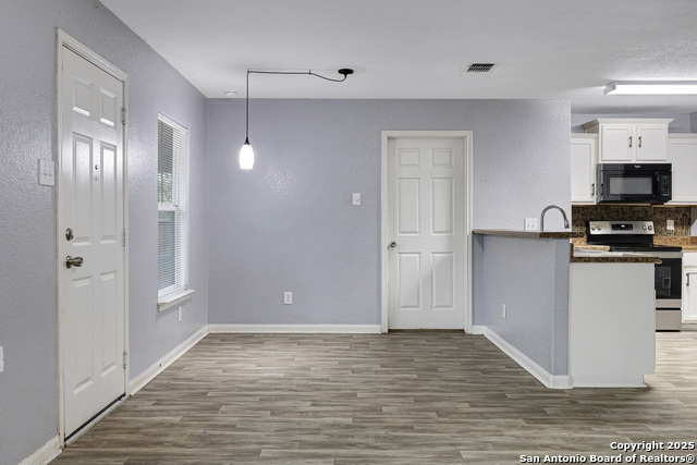 Image 10 of 30 For 6330 Lake Victoria