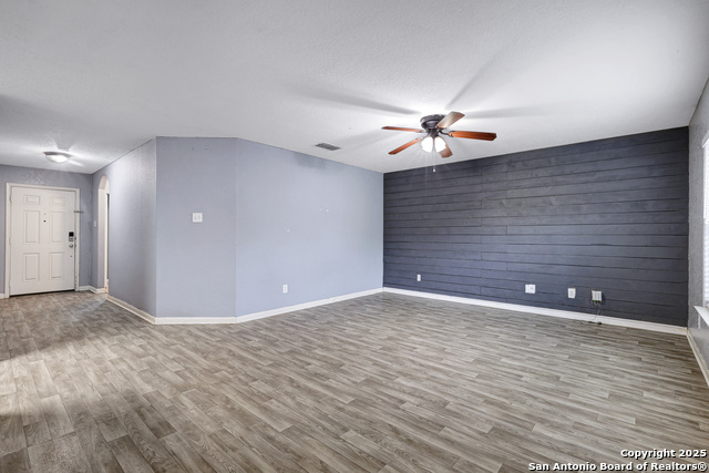 Image 7 of 30 For 6330 Lake Victoria