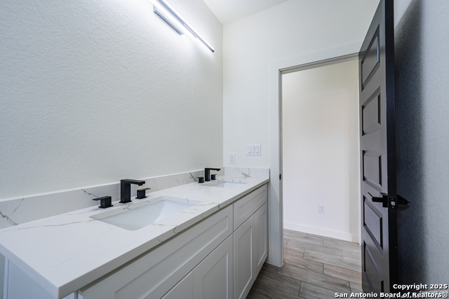 Image 21 of 31 For 122 Ranchero Way