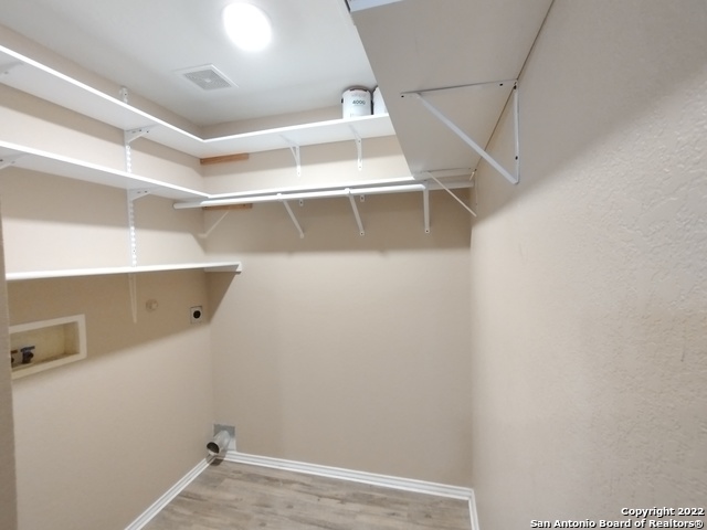 Image 27 of 40 For 116 Lone Star Way