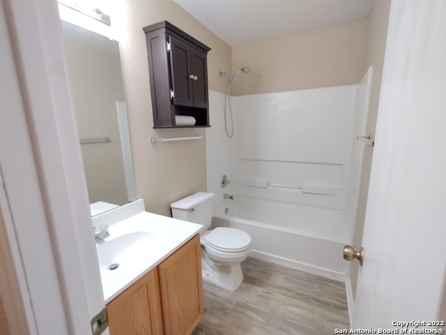 Image 28 of 40 For 116 Lone Star Way