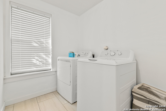 Image 20 of 21 For 147 Larchmont