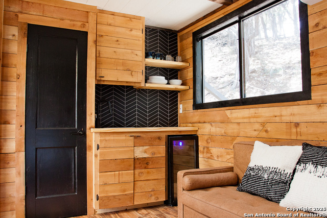 Image 4 of 49 For 607 Mountain