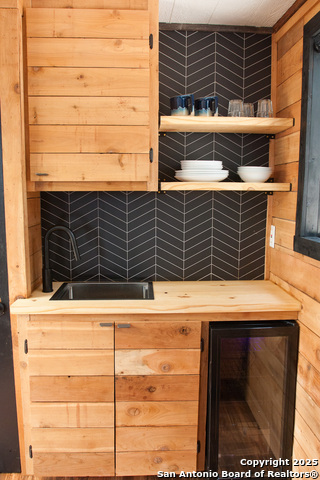 Image 9 of 49 For 607 Mountain