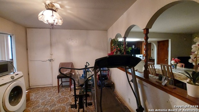 Image 13 of 37 For 119 Bank