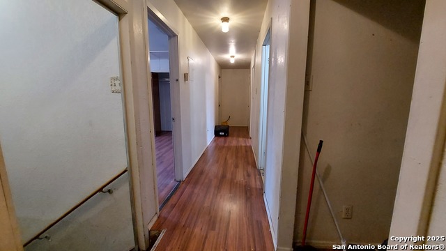 Image 18 of 37 For 119 Bank