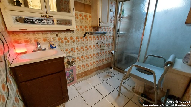 Image 32 of 37 For 119 Bank