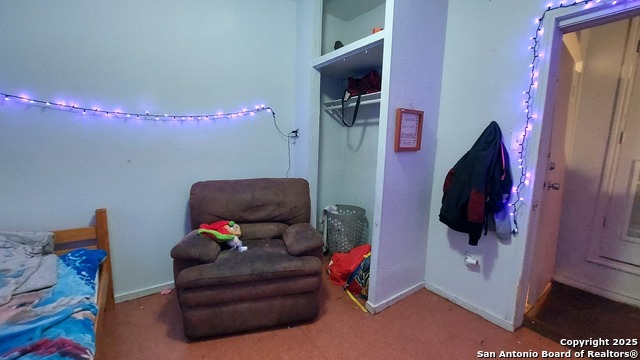 Image 7 of 37 For 119 Bank