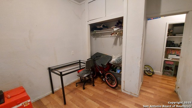 Image 9 of 37 For 119 Bank