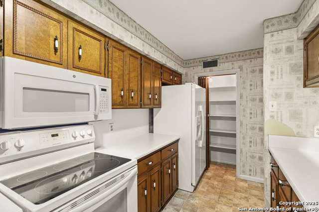 Image 16 of 35 For 162 Amistad