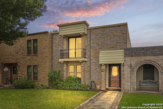 Image 2 of 35 For 162 Amistad