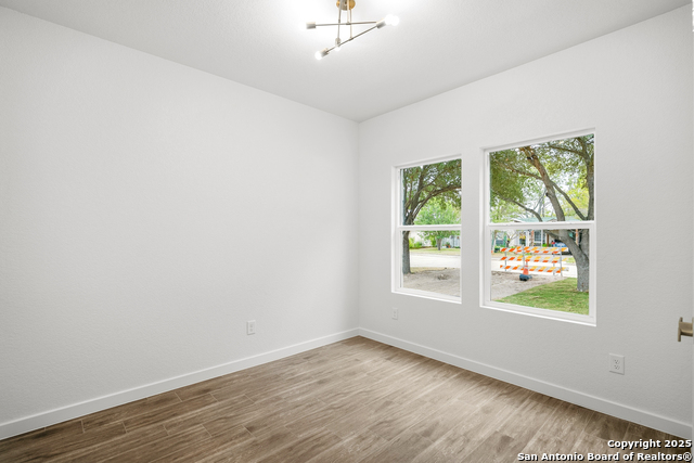 Image 16 of 27 For 15129 Norvell