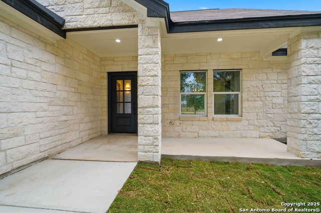 Image 3 of 27 For 15129 Norvell