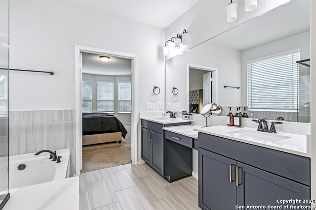 Listing photo id 13 for 12336 Sagerider