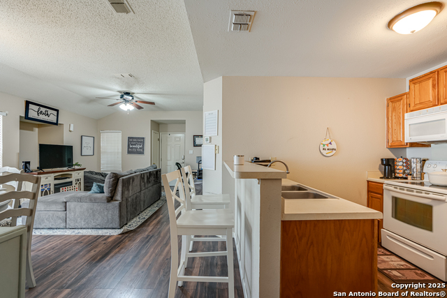 Image 2 of 6 For 3211 Stoney Grv