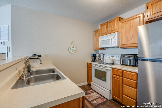 Image 3 of 6 For 3211 Stoney Grv