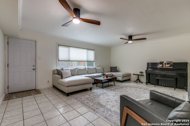 Image 15 of 30 For 230 One Oak Dr.