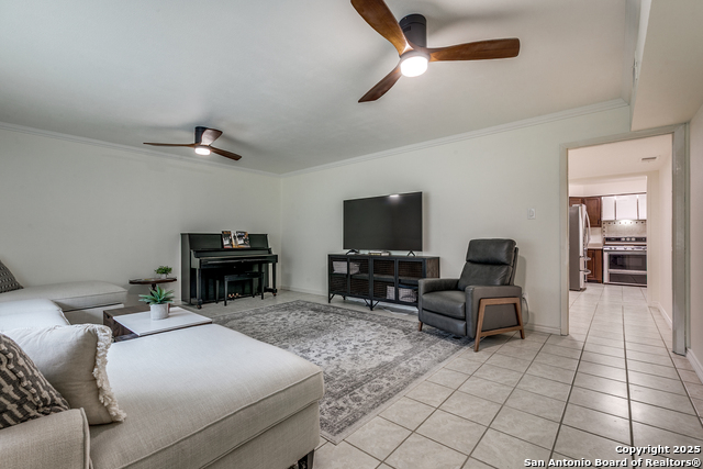 Image 16 of 30 For 230 One Oak Dr.