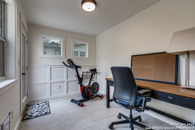 Image 23 of 30 For 230 One Oak Dr.