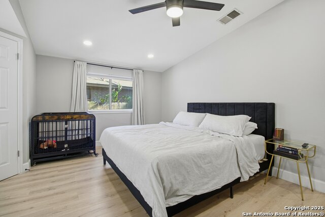 Image 18 of 29 For 8571 Timber Briar St