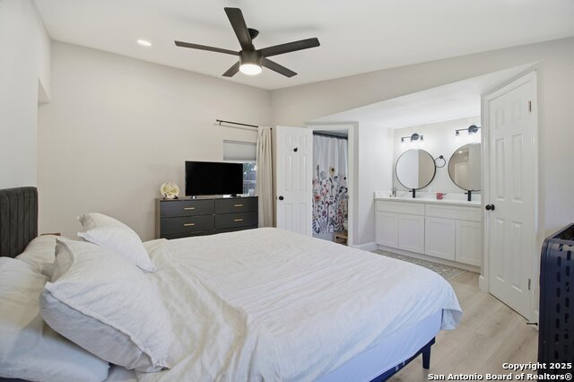 Image 20 of 29 For 8571 Timber Briar St