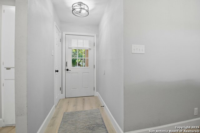 Image 5 of 29 For 8571 Timber Briar St