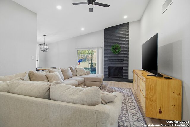 Image 6 of 29 For 8571 Timber Briar St