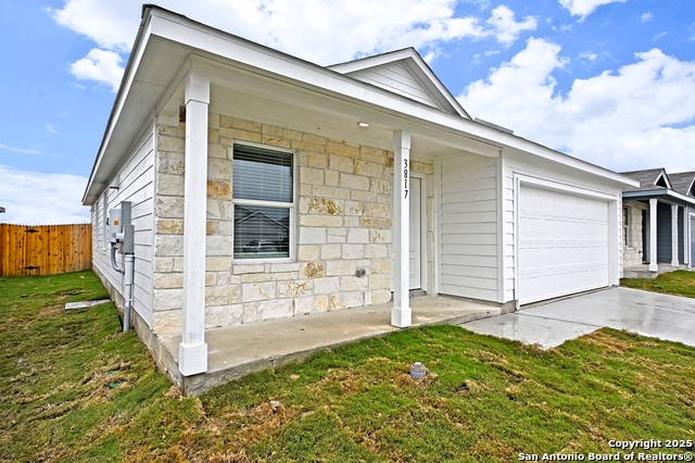 Image 2 of 24 For 3817 Low Tide