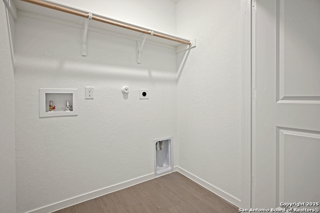 Image 3 of 24 For 3817 Low Tide